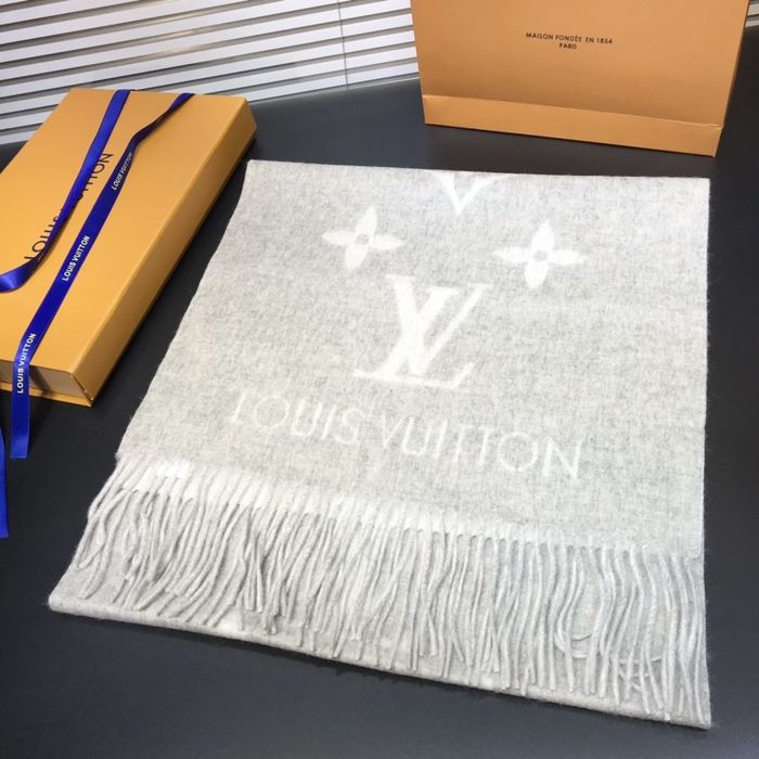 Louis Vuitton Scarf LV00045